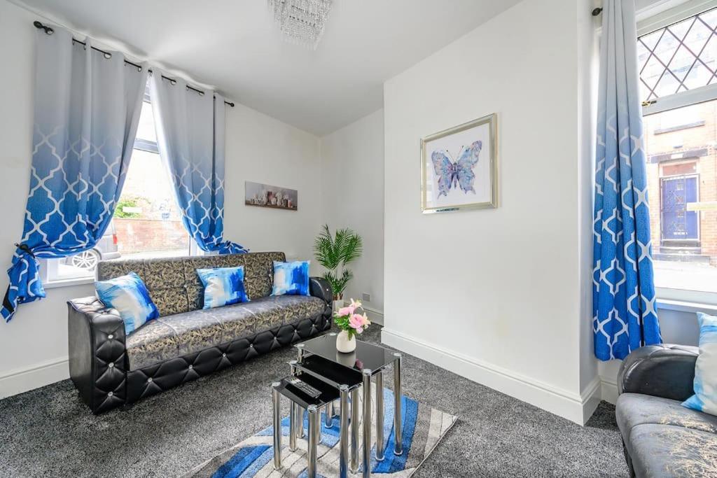-16Pt- For Your Relaxed & Cosy Stay & Free Parking Leeds  Exteriör bild