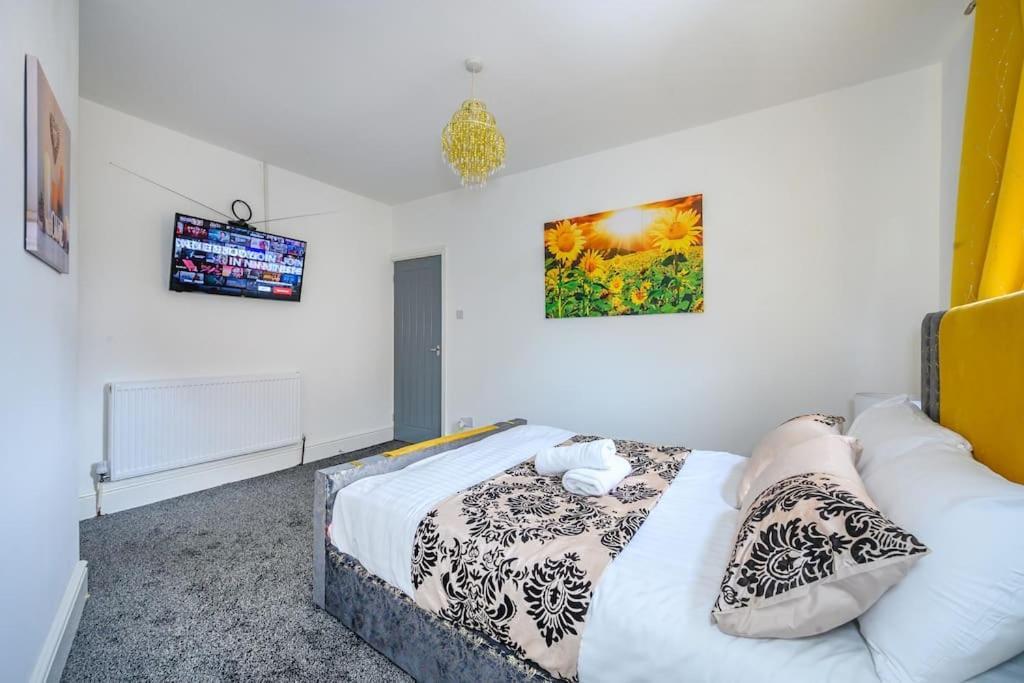 -16Pt- For Your Relaxed & Cosy Stay & Free Parking Leeds  Exteriör bild